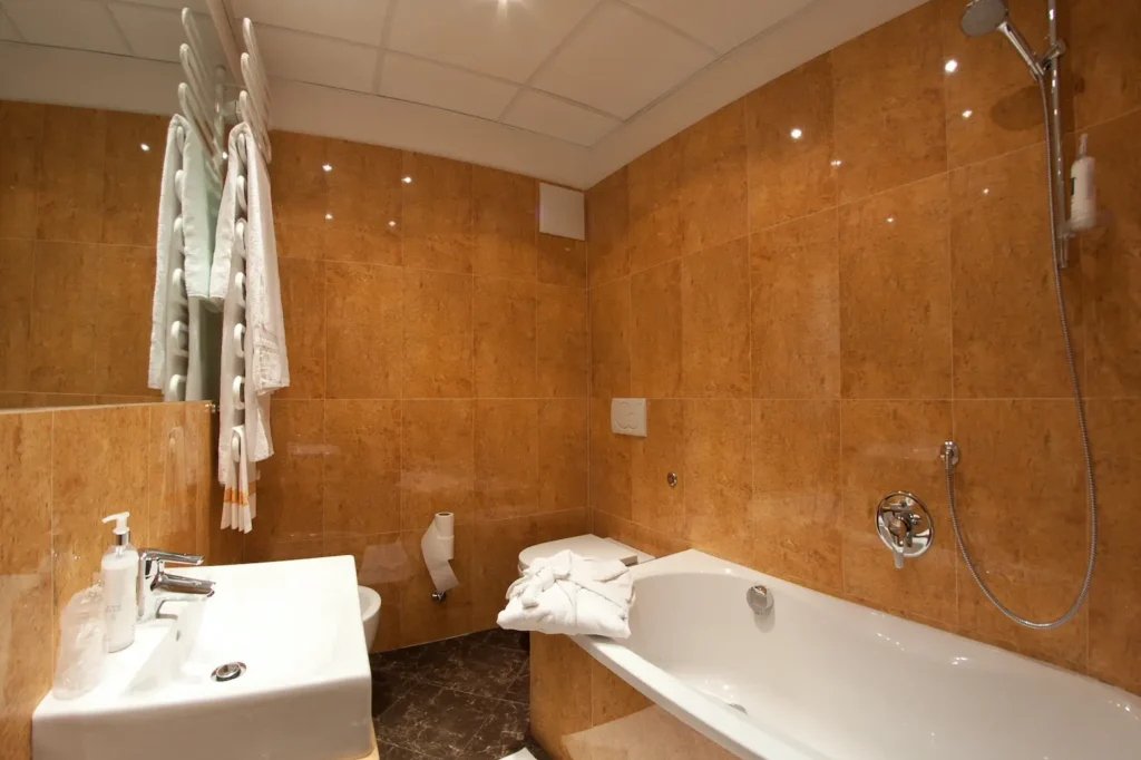 bagno hotel cles