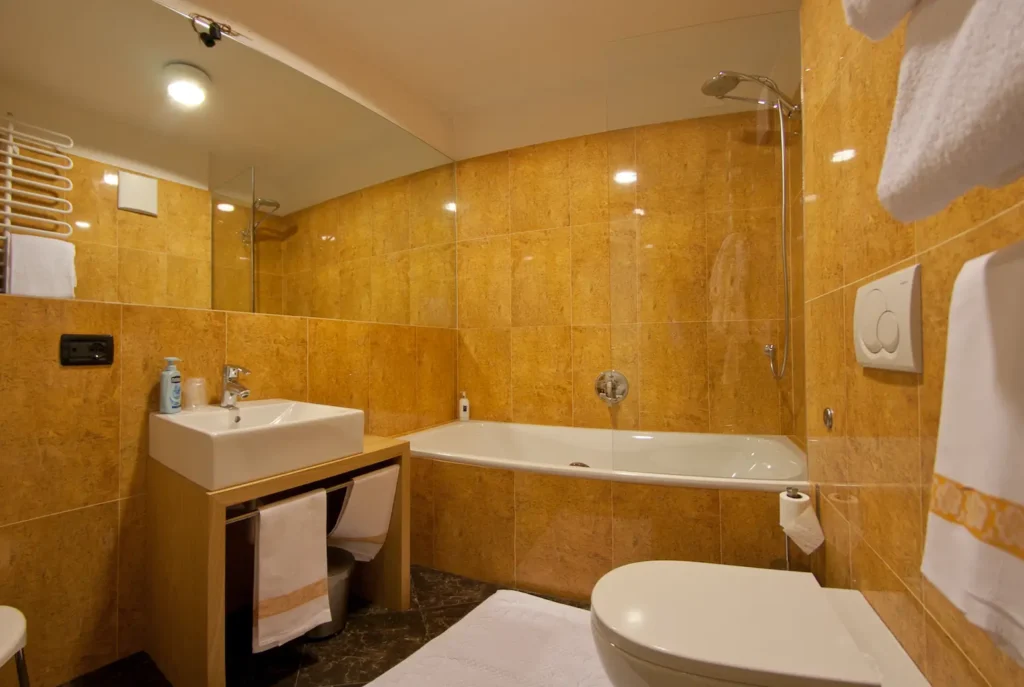 bagno hotel cles